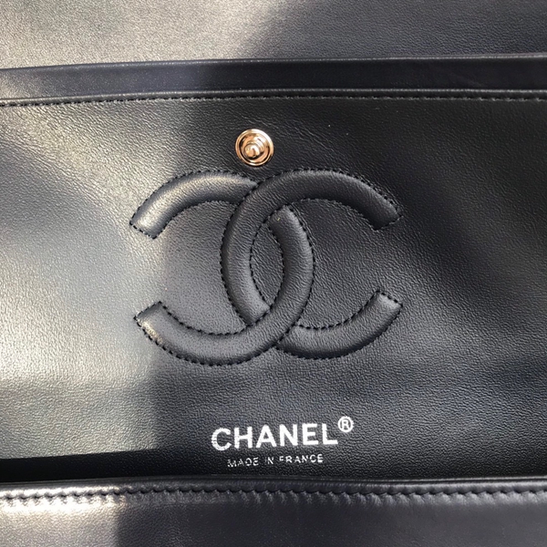 シャネルバッグレプリカ角部分ディテール